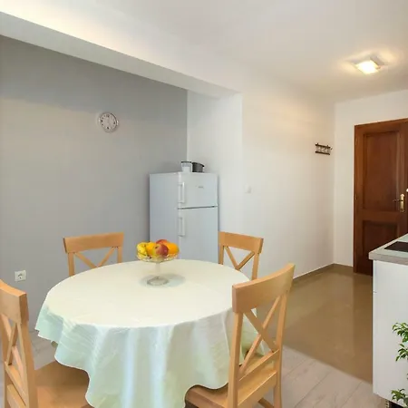 Apartment Ana
