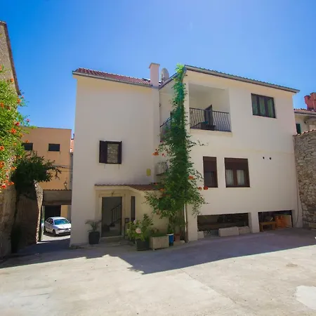 Ana Apartment